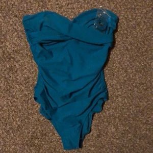 Women’s bathing suit